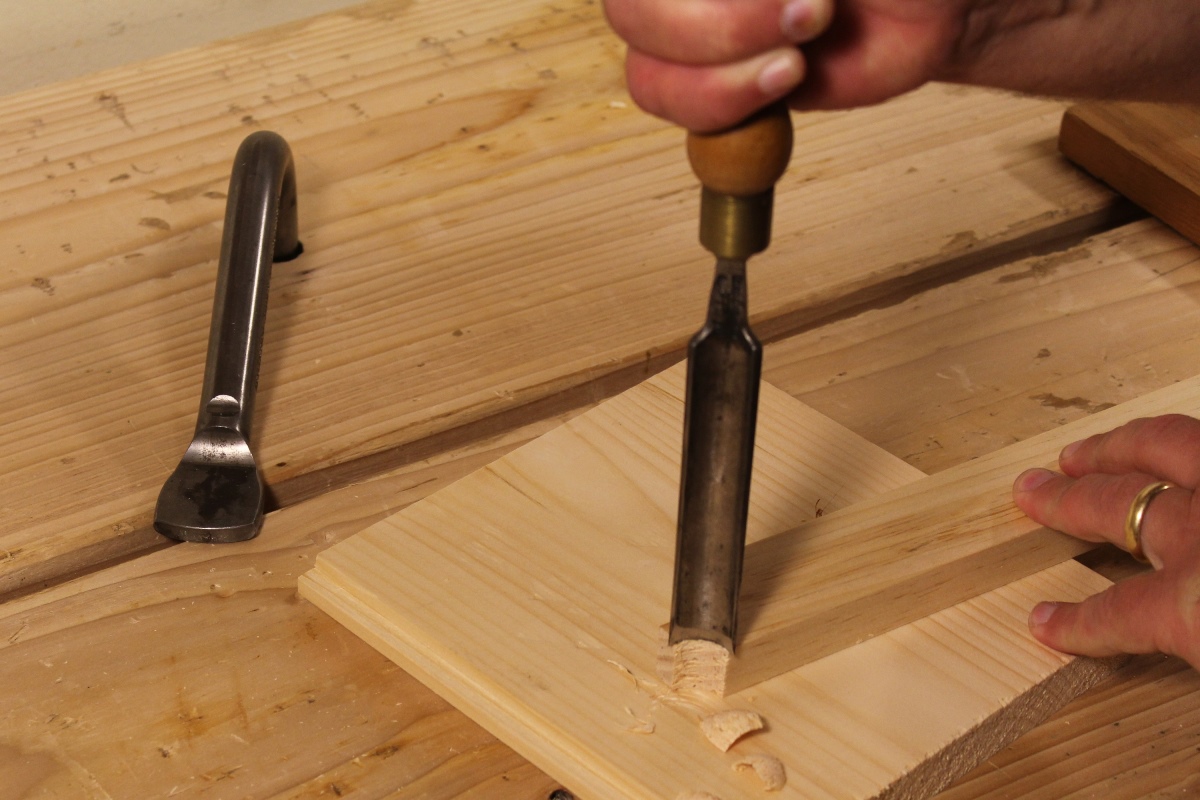 Paring with an in-cannel gouge