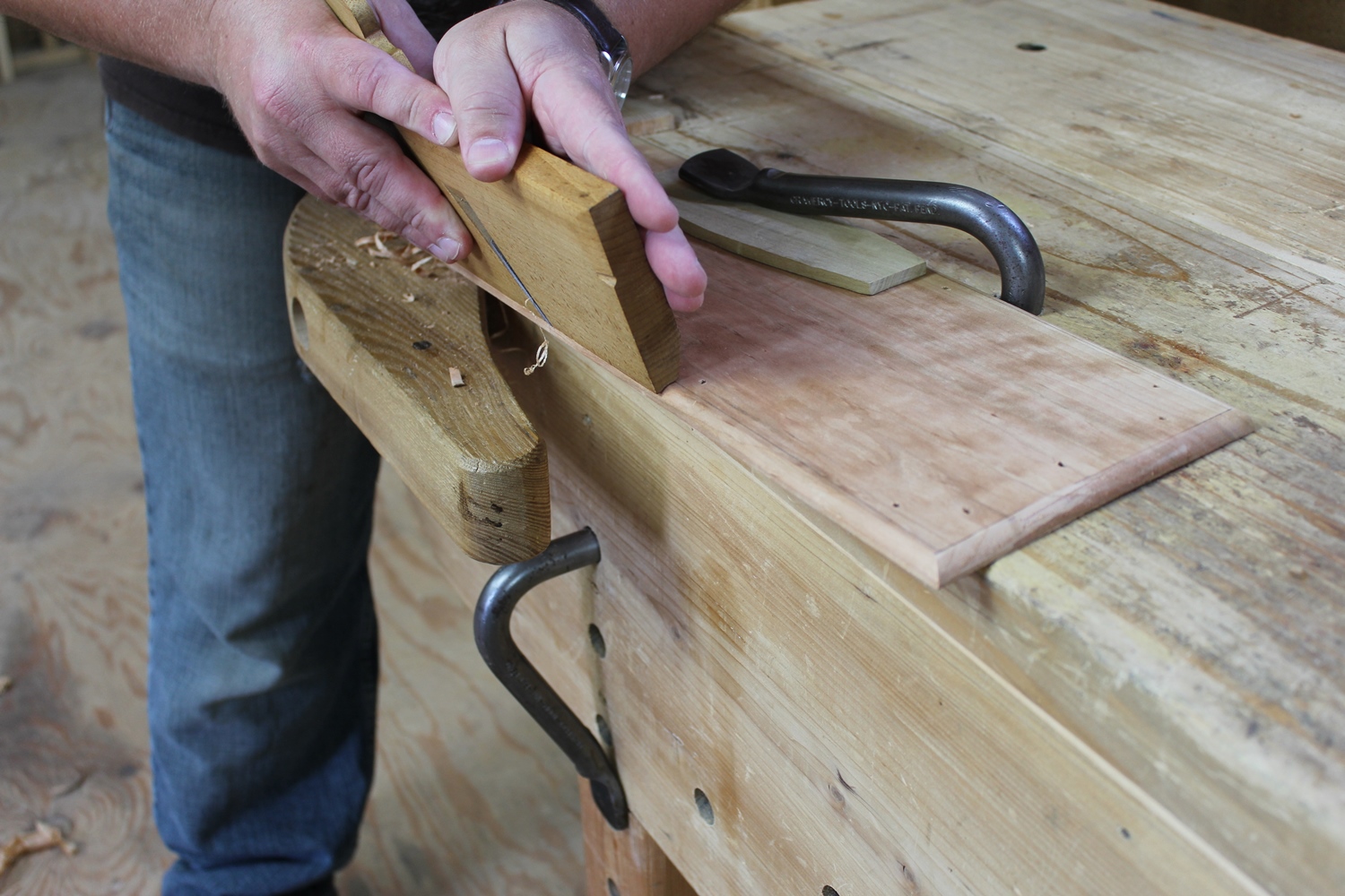 Planing with the hollow molding plane