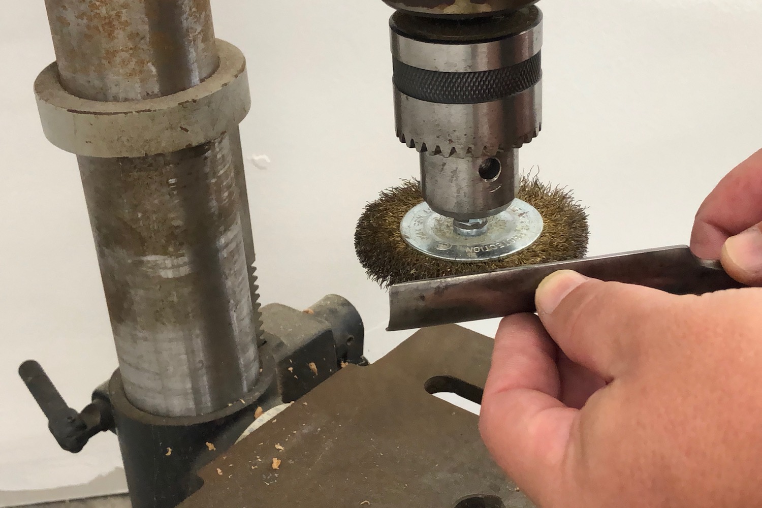 Cleaning in-cannel gouge