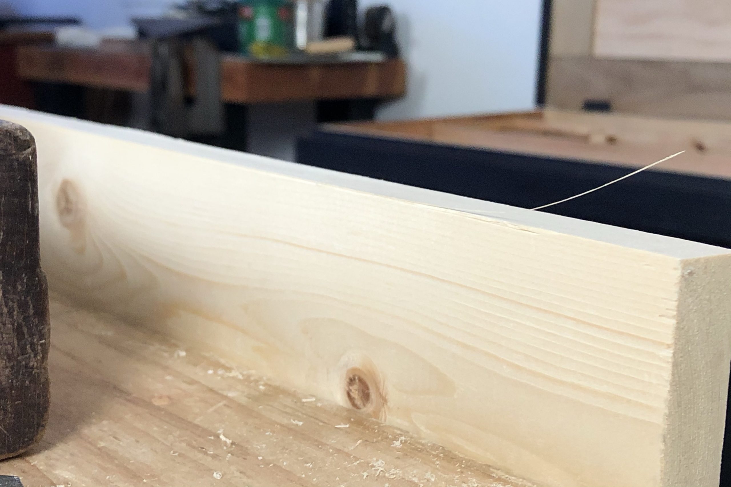 How to Straighten the Edge of a Board with a Hand Plane