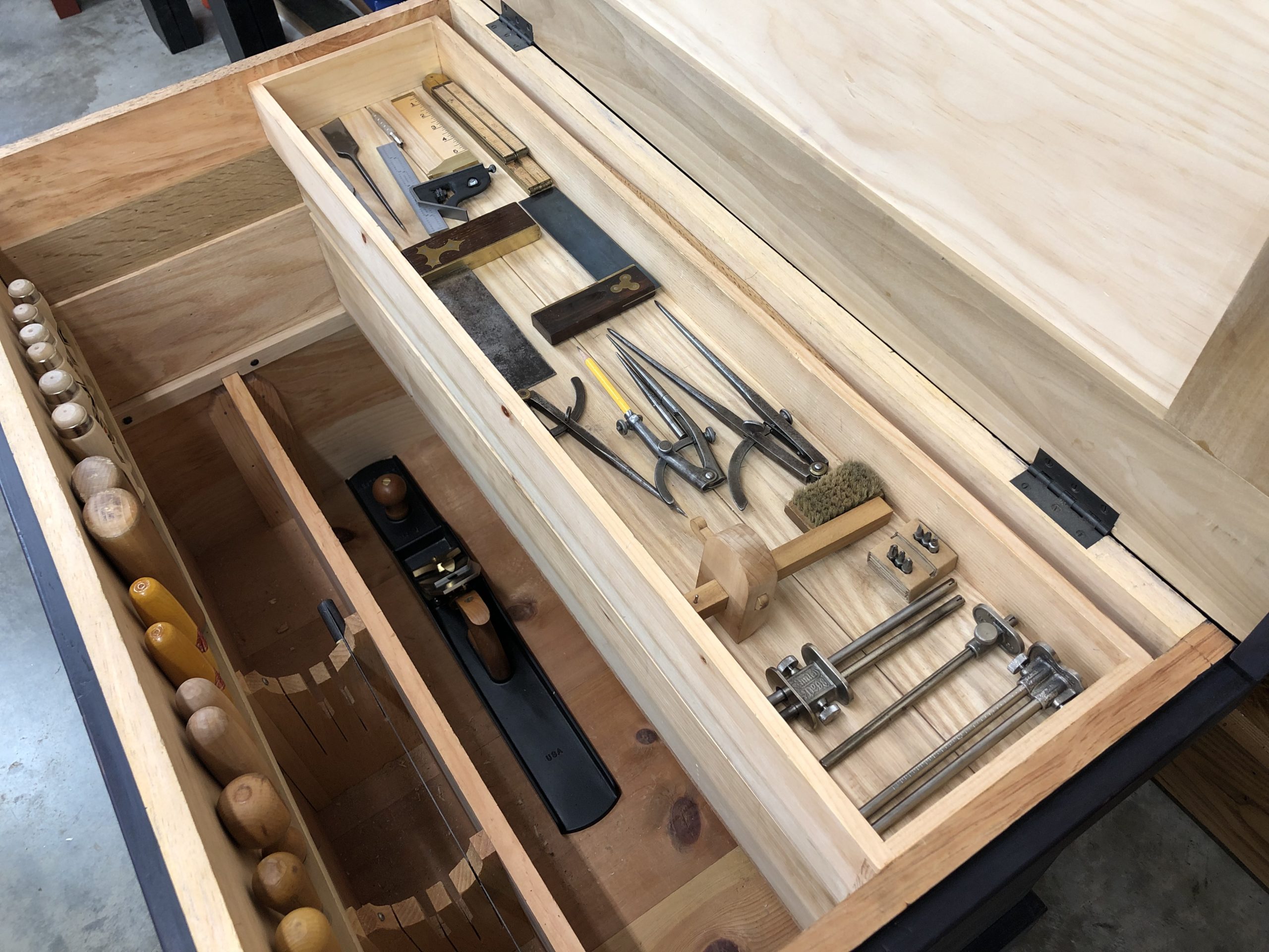 Organized Till of an English Tool Chest